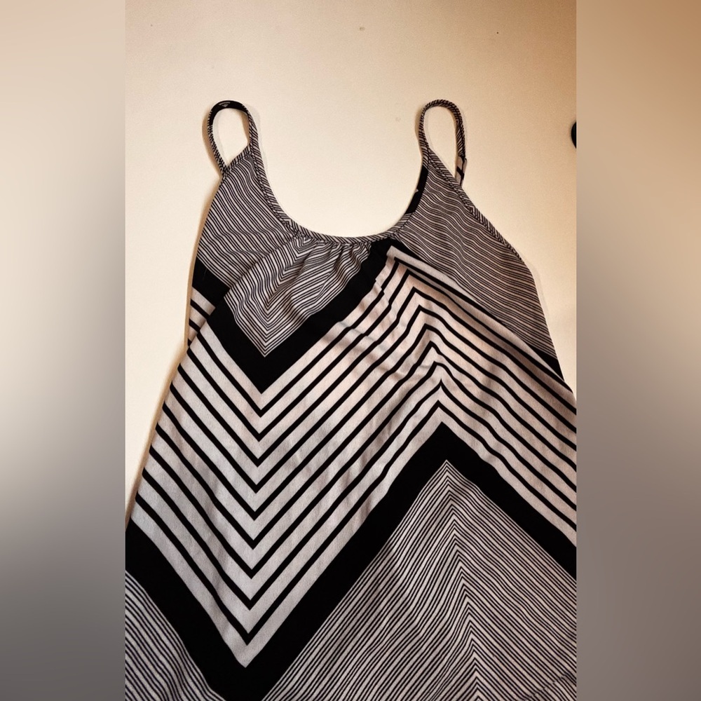 Open Back Chevron Pattern Maxi Dress XS/S no tag - Picture 4 of 5